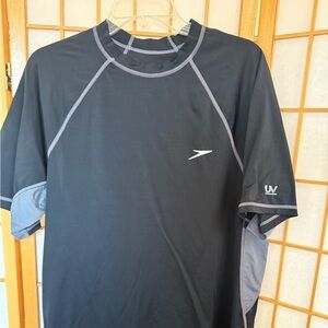 Speedo Boys Black Short Sleeve Easy Rash Guard Swim T-Shirt Size L